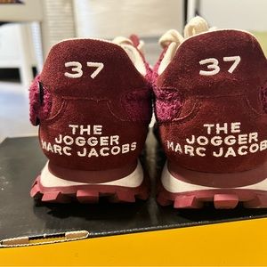 Marc Jacobs Jogger Wine/Burgundy Sz 37 / 7 US